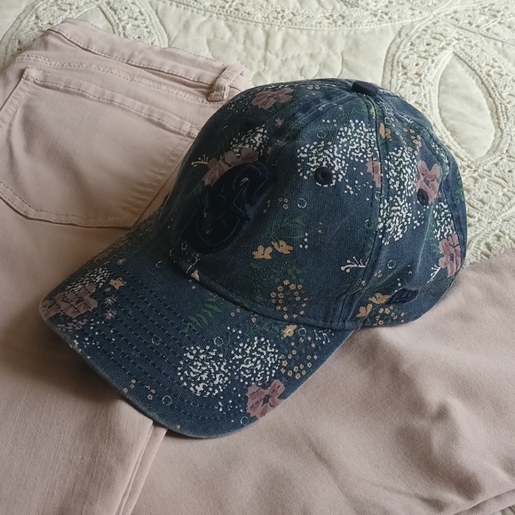 Rare Women's Seattle Mariners Floral Baseball Hat - Picture 4 of 9
